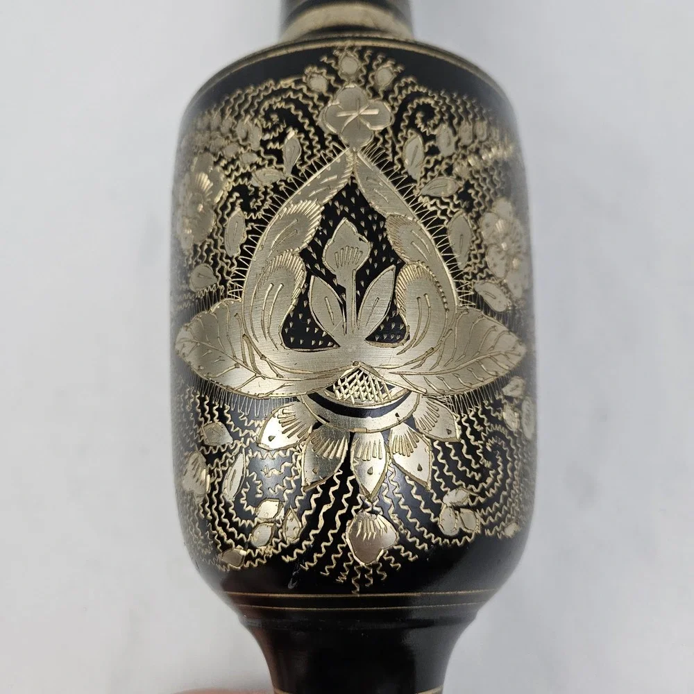 N/A vintage etched